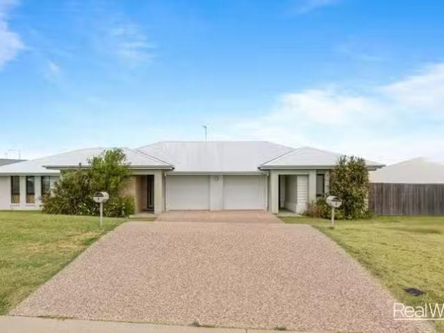 Cozy 1/8 Kensei Street, Wyreema, QLD 4352
