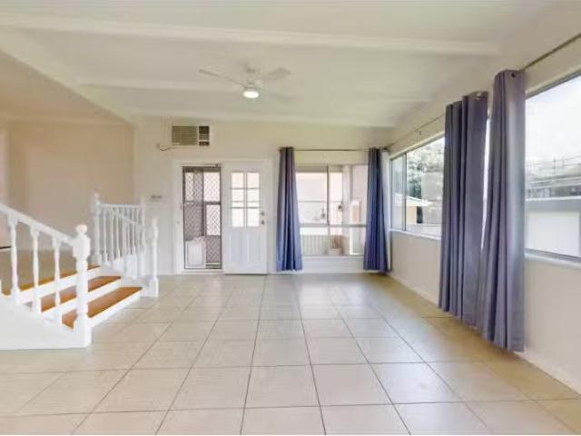 Cheap 18 Robert Street, Jesmond House for rent Listed by Leah.