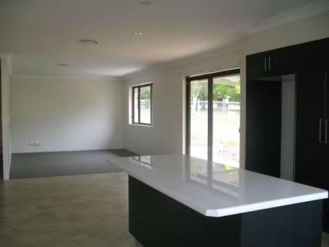 Nice 1/8 10 Grills Place, ARMIDALE House for rent Listed by J.