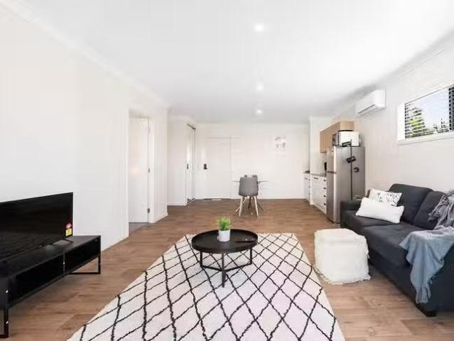 Unique 1/91 Macrossan Avenue, Norman Park, QLD 4170