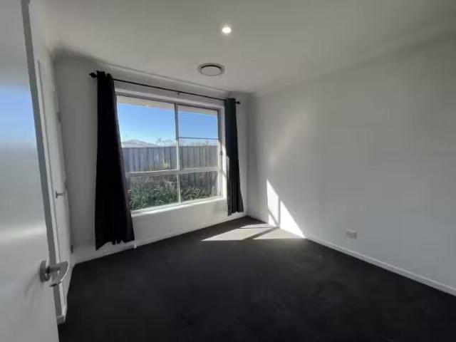 For Rent! 19/6 Ainslie Place, TAMWORTH Apartment for rent Lis.