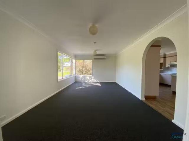 Deal! 199 Princes Highway, ULLADULLA, NSW 2539 House for Rent