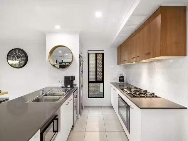 For Rent! 19 Messmate Place, Spring Mountain, QLD 4300
