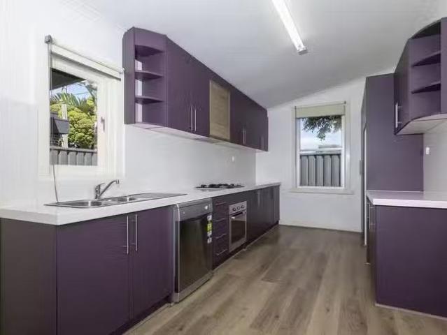 Cheap 19 Merlyn Street, Maribyrnong, VIC 3032