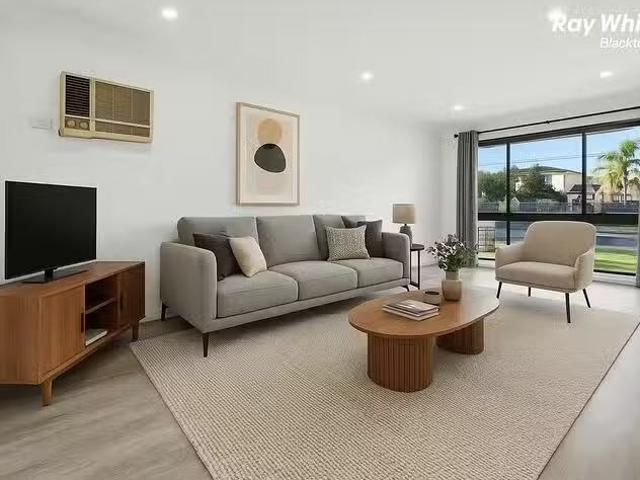Cozy 19 Nellie Stewart Drive, Doonside, NSW 2767