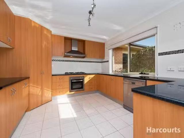 Deal! 19 Bladen Street, Warragul, VIC 3820