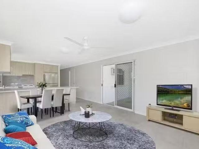 Deal! 1/9 Clarendon Street, Hyde Park, QLD 4812