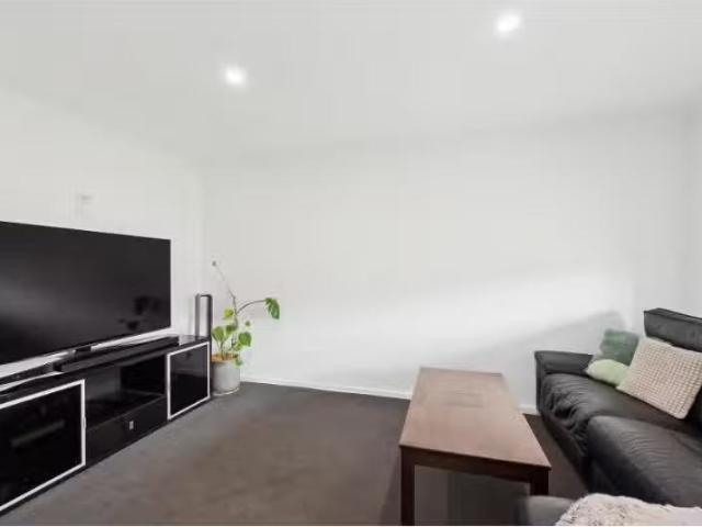 Just in! 19 Enfield Avenue, Caerleon House for rent Listed by.