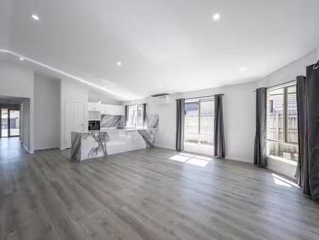 Rental! 19 Gawler Crescent, Bracken Ridge, QLD 4017