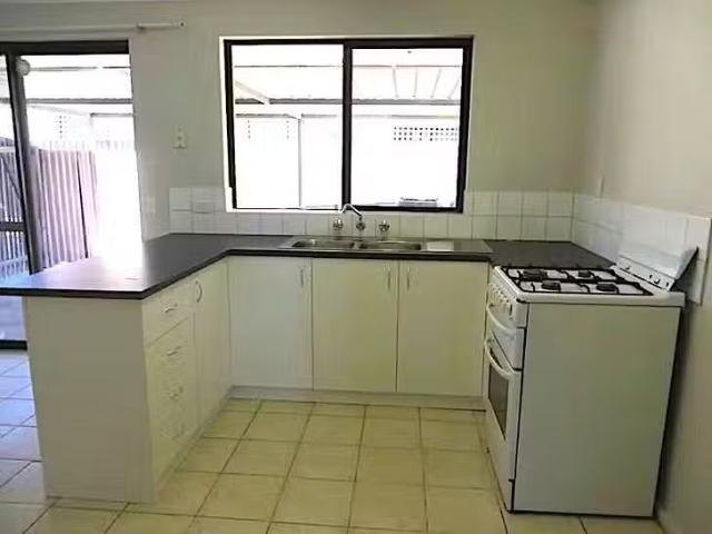 Cheap 19 Ipswich Crescent, Girrawheen, WA 6064