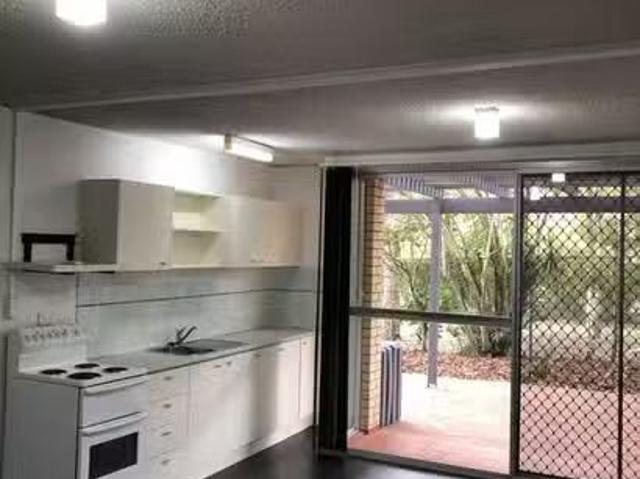 Cheap 1/9 Kingsford Street, Auchenflower, QLD 4066