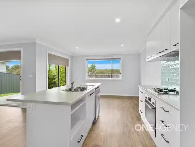Rental! 19 Windsail Lane, Vincentia, NSW 2540