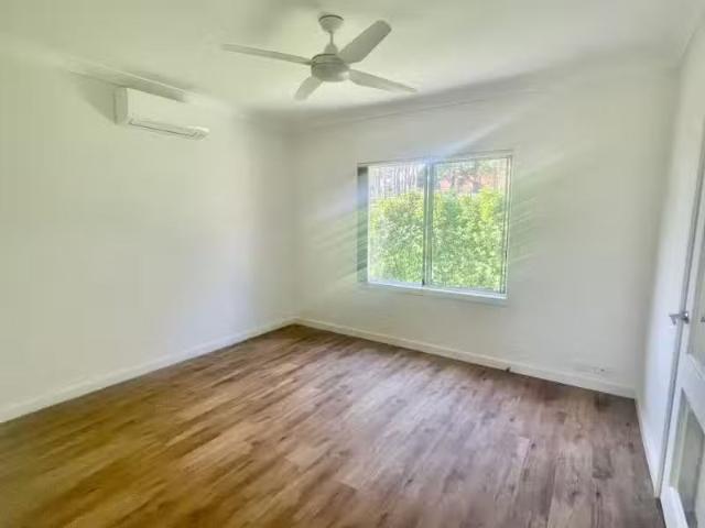 Deal! 19B Darling Street, Belmont North Townhouse for rent Li.
