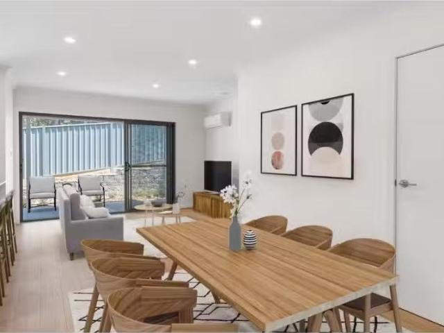 Deal! 10/158a Croudace Road, Elermore Vale House for rent Lis.