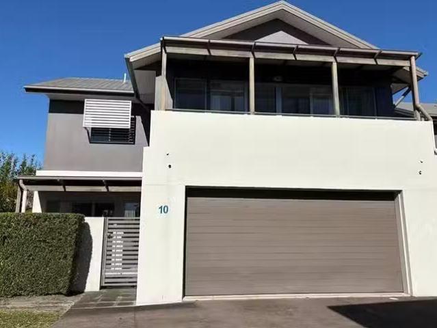 Rental! 10/215 Benowa Road, Benowa, QLD 4217