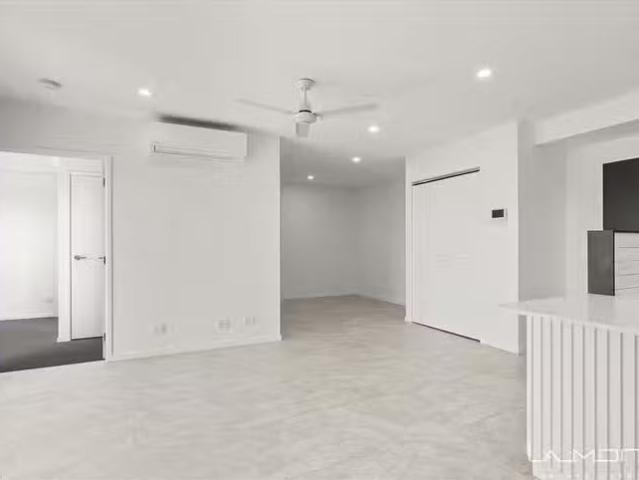 Cheap 102/50 Ronald Street, Wynnum, QLD 4178