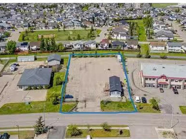 Just in! 10540 117 Avenue, Grande Prairie, AB, T8V 7N7 comme.