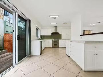 Cozy 1054 Forest Road, Lugarno, NSW 2210