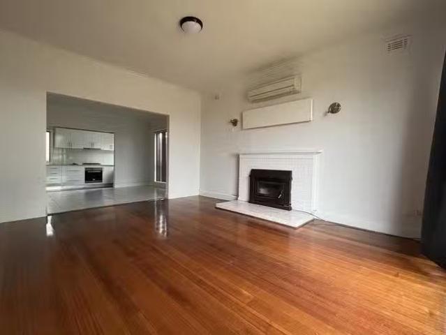 For Rent! 105 William Street, St Albans, VIC 3021