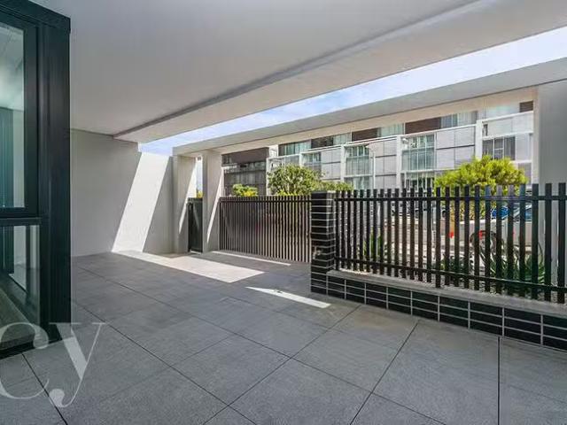 Cozy 106/15 Freeman Loop, North Fremantle, WA 6159