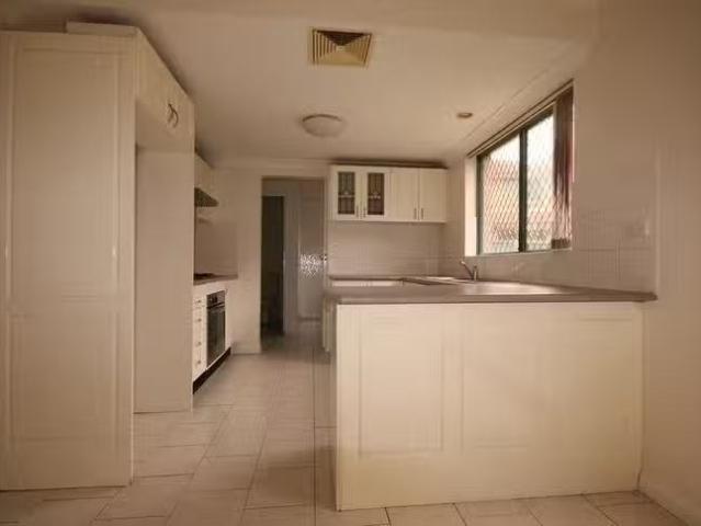 For Rent! 10/81 Bellevue Avenue, Georges Hall, NSW 2198