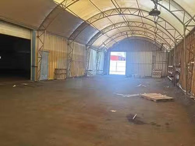 Nice 10870 Scott Road, Surrey, BC, V3V 4G9 commercial for le.