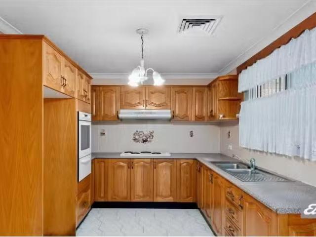 For Rent! 108 Hoyle Drive, Dean Park House for rent Listed by.