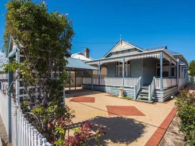 Cozy 109 Shenton Street, Geraldton, WA 6530
