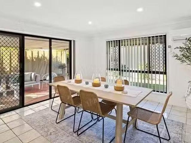 Cozy 10 Murdock Place, Wakerley, QLD 4154