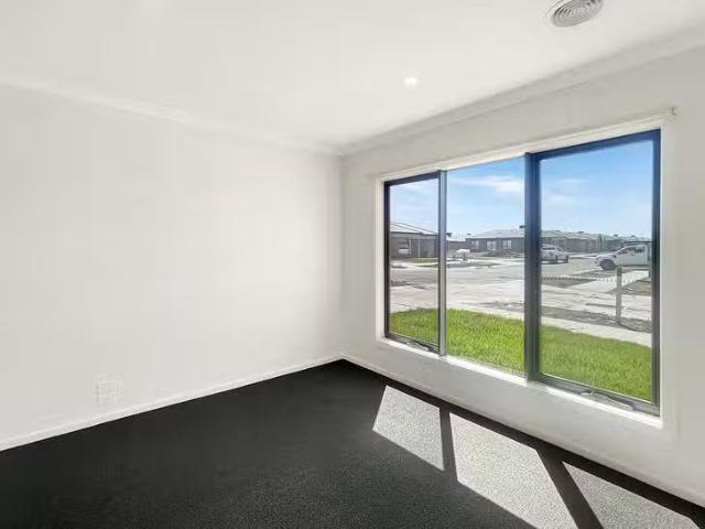 Unique 10 Nardoo Drive, Wallan, VIC 3756