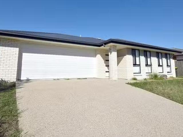Nice 10 Boonderee Place, New Auckland, QLD 4680