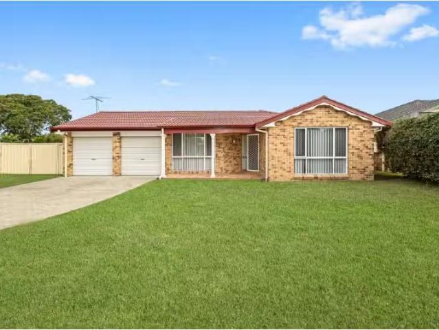 Unique 10 Cederwood Crescent, RAYMOND TERRACE House for rent.