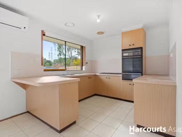 For Rent! 10 Clydebank Avenue, Endeavour Hills, VIC 3802 Hou.