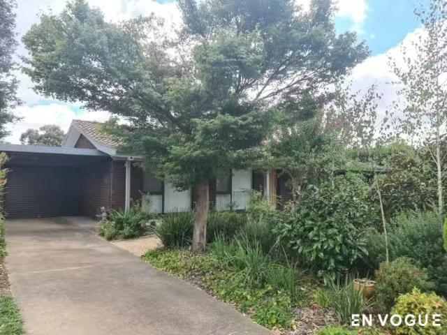 Cozy 10 Florentine Circuit, Kaleen House for rent Listed by P.