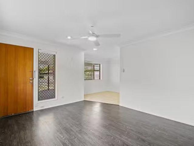 Nice 10 Hugh Street, Thorneside, QLD 4158