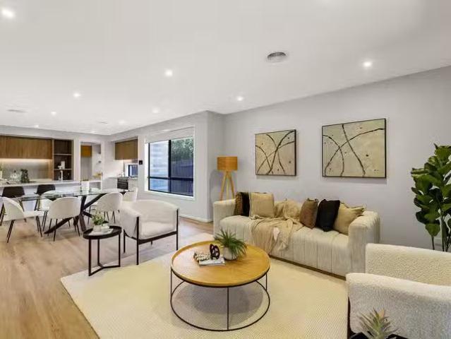Rental! 10 Harcourt Street, Blackburn North, VIC 3130