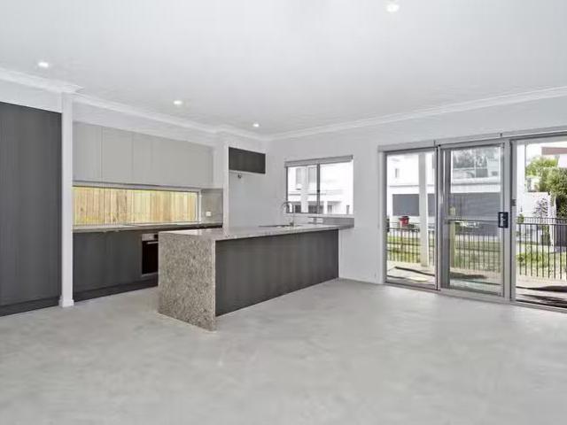 Rental! 10 Stonewood Circuit, Oxenford, QLD 4210