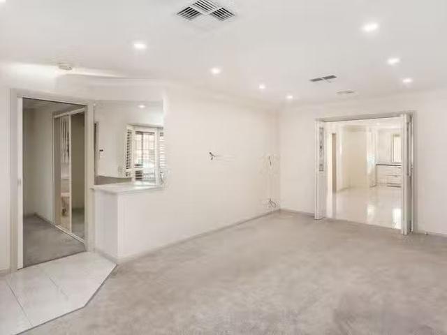 For Rent! 10 Sutherland Court, Altona Meadows, VIC 3028
