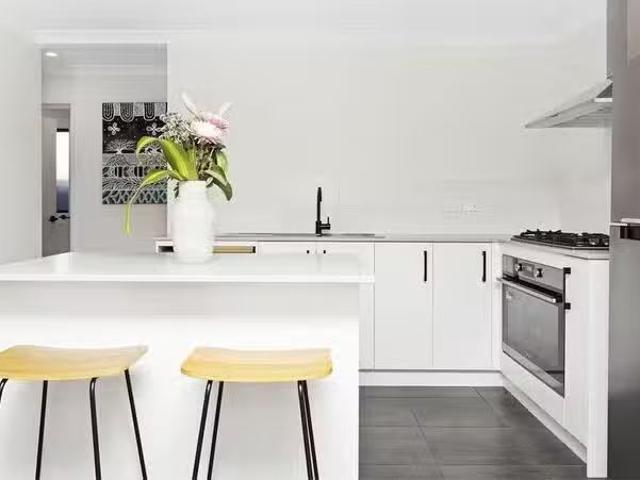 Rental! 10 Spectral Terrace, Baldivis, WA 6171