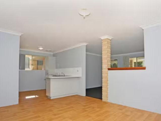 Rental! 10B Susinteraction Place, Halls Head, WA 6210