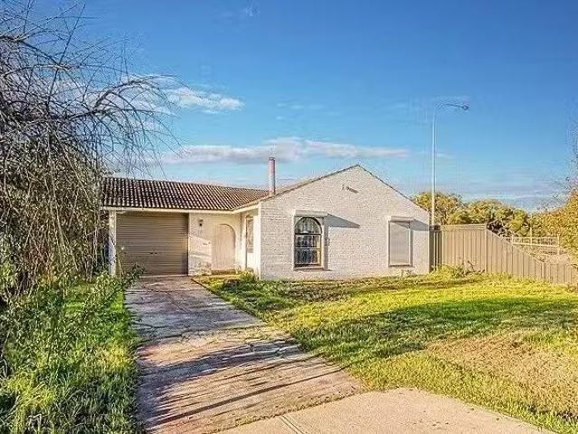 For Rent! 113 Central Avenue, Redcliffe, WA 6104