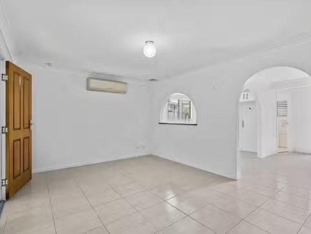 Deal! 1/114 Gainsborough Street, Moorooka, QLD 4105
