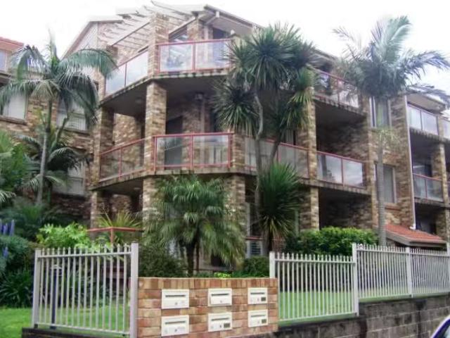 Cheap 11/1 Campbell Street, WOLLONGONG Apartment for rent Lis.