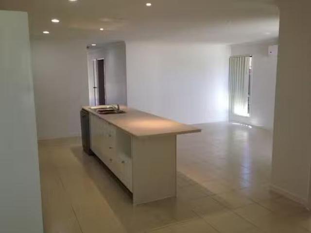 Just in! 1/11 Carlin Street, Glenvale, QLD 4350