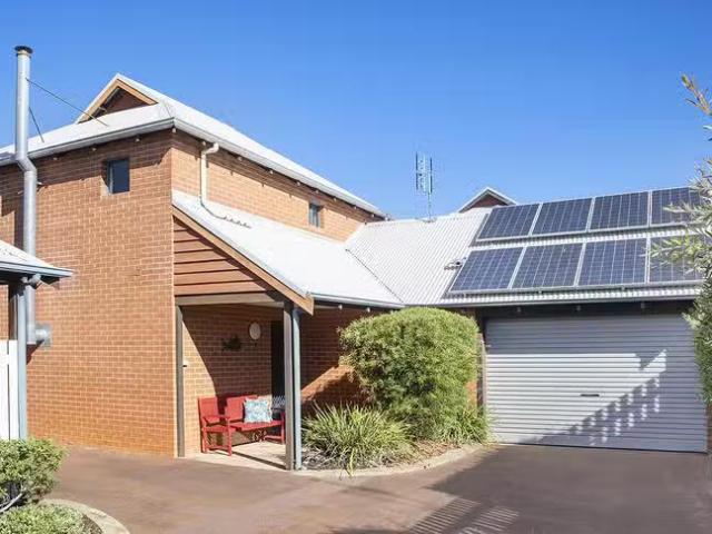 Cozy 11/1 Lecaille Court, Dunsborough, WA 6281