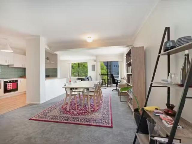 Charming 11/1 Port Jackson Circuit, PHILLIP Apartment for rent.