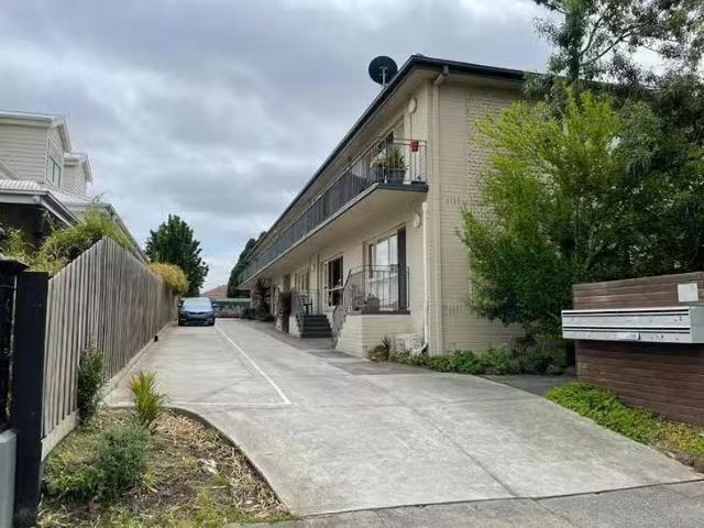 Just in! 11/20 Kemp Street, Thornbury, VIC 3071