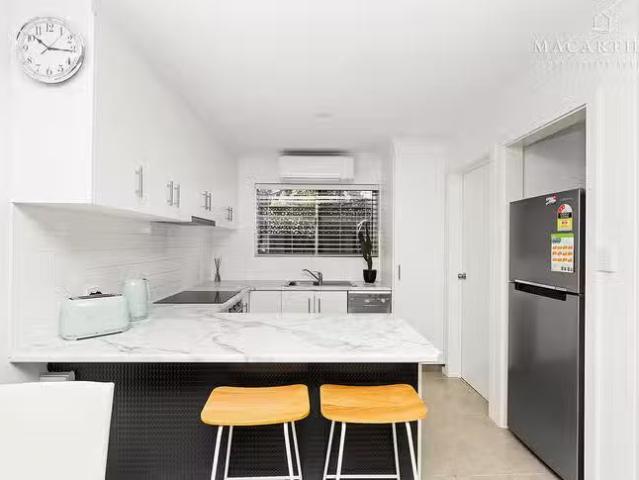 Nice 1/12 Higgins Avenue, Wagga Wagga, NSW 2650