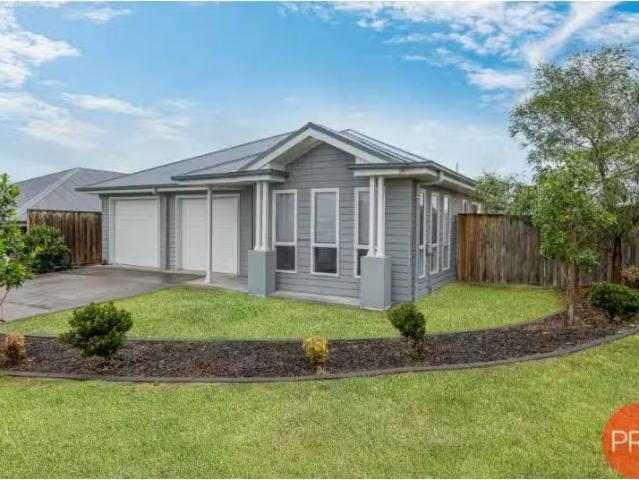 Cozy 1/12 Mc Glinchey Crescent, THORNTON Townhouse for rent L.