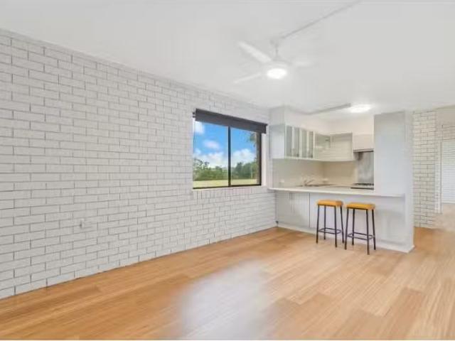 Nice 1/12 Martinelli Avenue, BANORA POINT Apartment for rent.